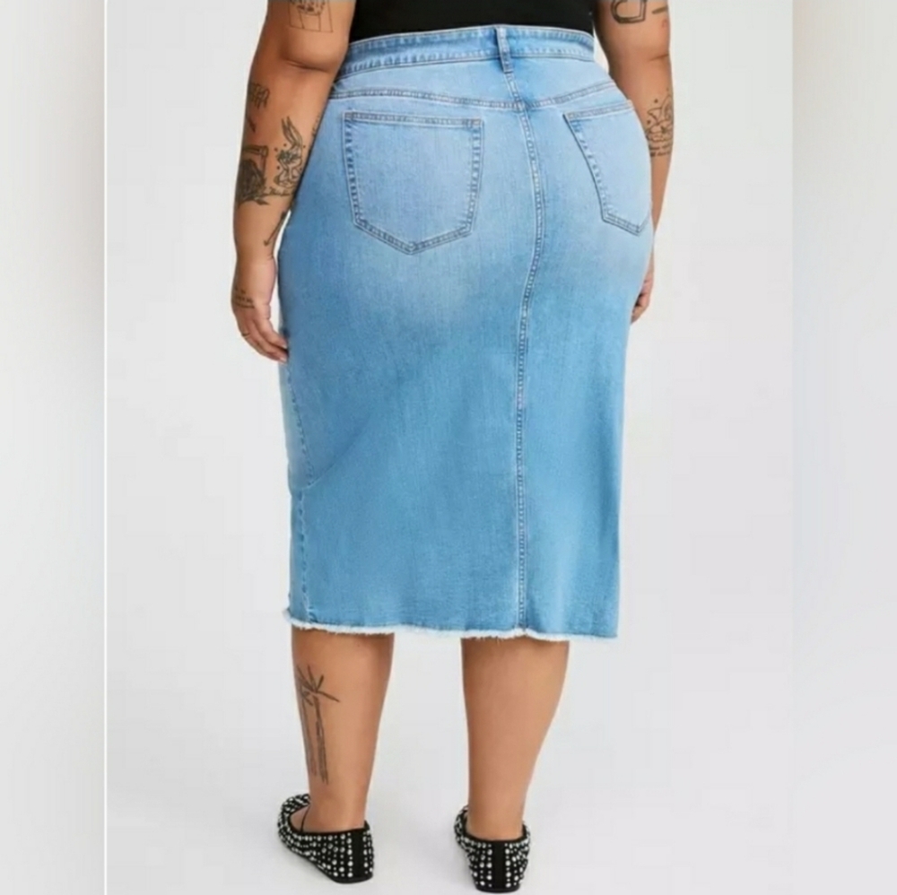 Torrid NWT 22 Midi Denim Front Slit Skirt Light Blue Denim Pencil Skirt - Picture 5 of 14